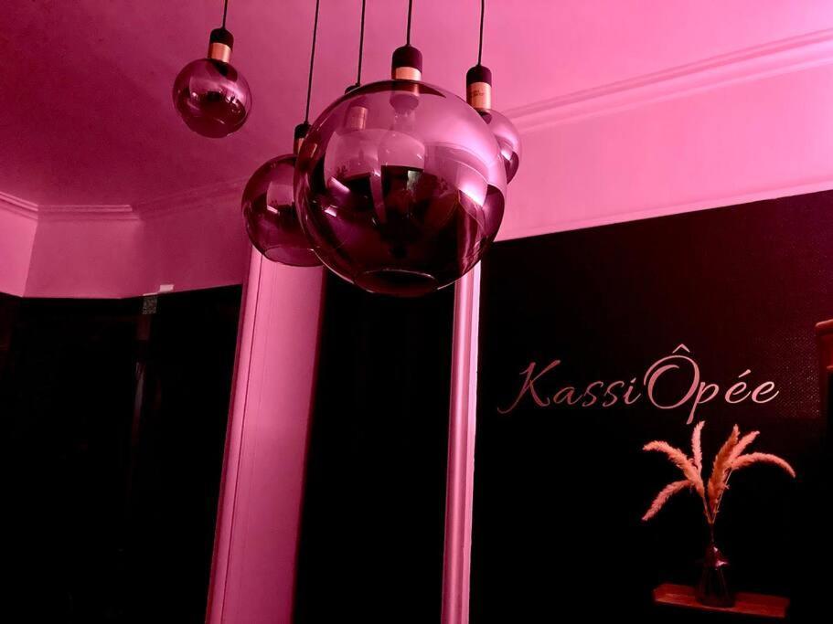 SUITE KASSIOPEE, romantisme, balnéo, sauna Quimperlé Esterno foto