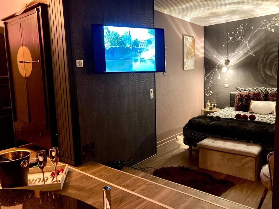 SUITE KASSIOPEE, romantisme, balnéo, sauna Quimperlé Esterno foto