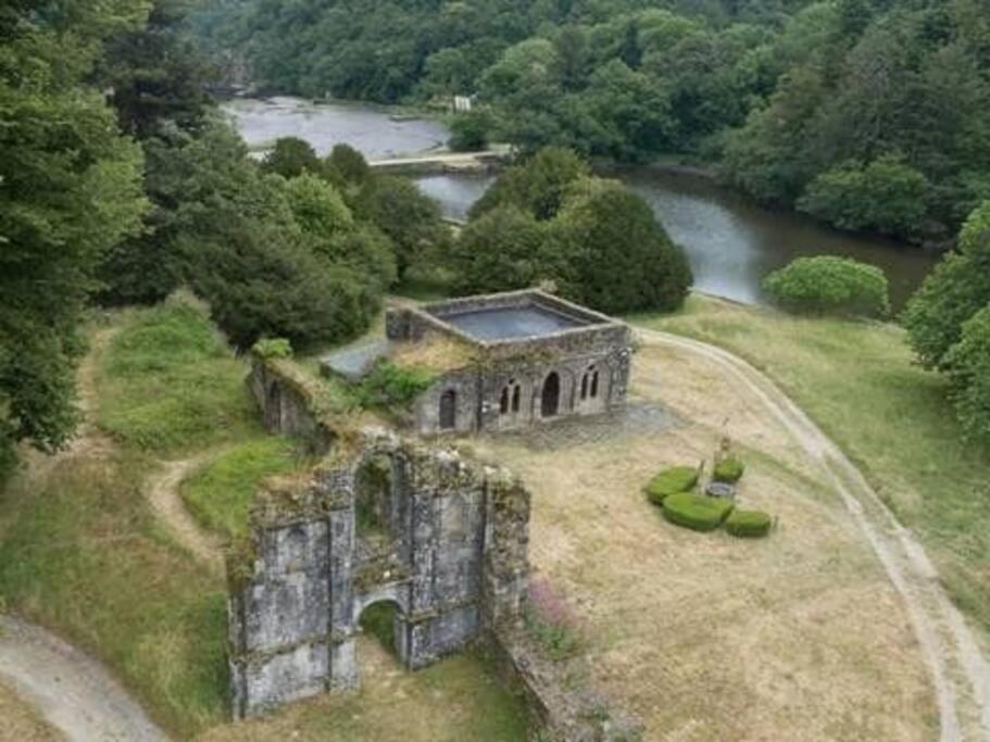 SUITE KASSIOPEE, romantisme, balnéo, sauna Quimperlé Esterno foto