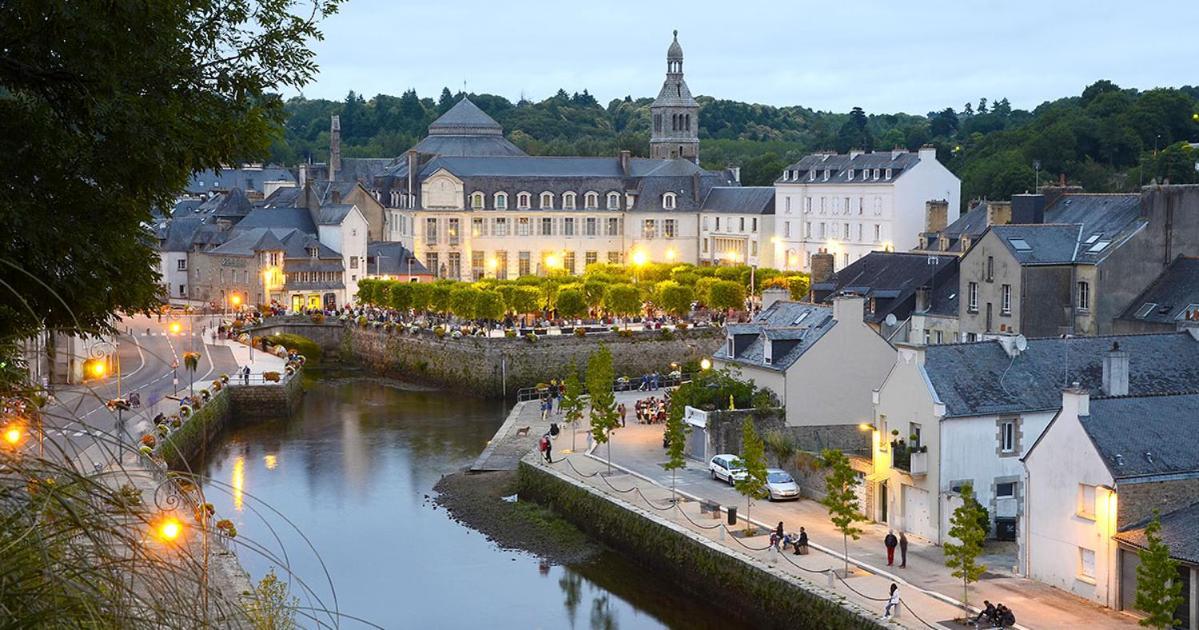 SUITE KASSIOPEE, romantisme, balnéo, sauna Quimperlé Esterno foto